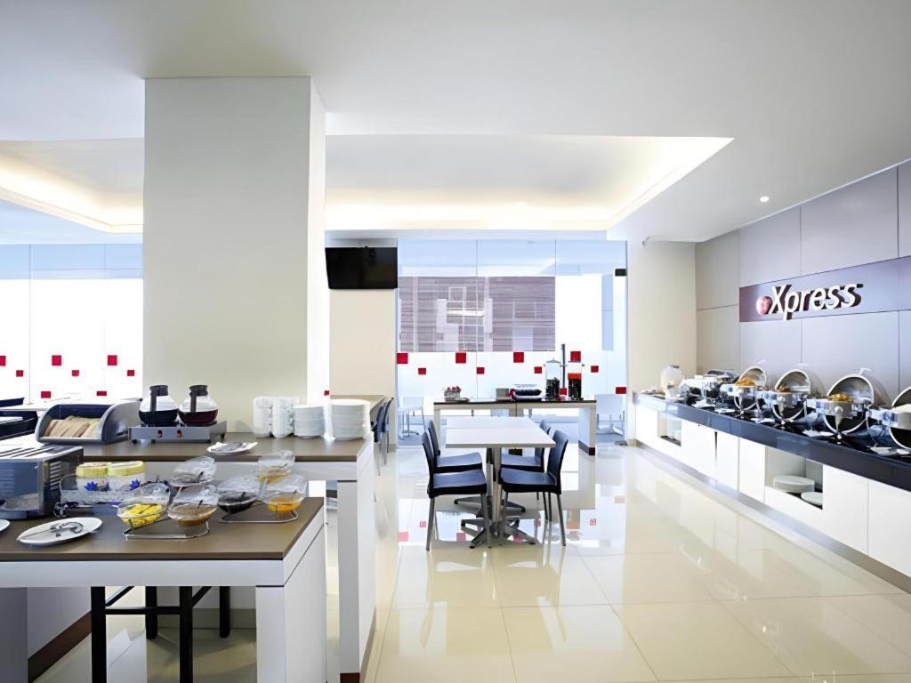 Amaris Hotel La Codefin Kemang Jakarta Luaran gambar