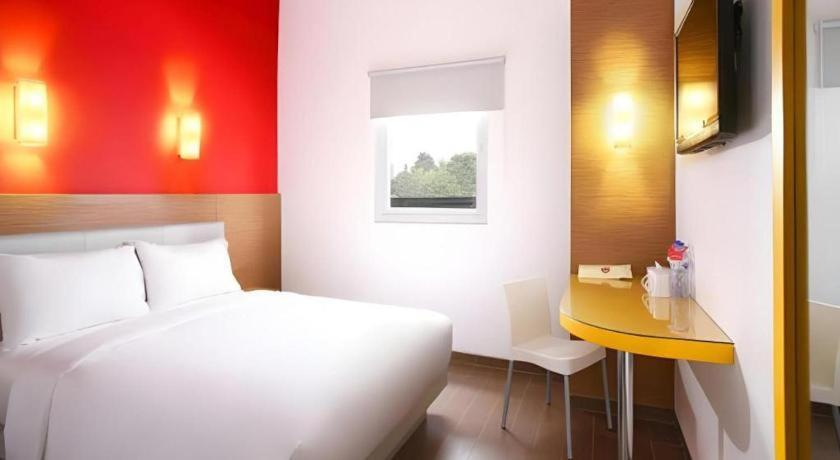 Amaris Hotel La Codefin Kemang Jakarta Luaran gambar