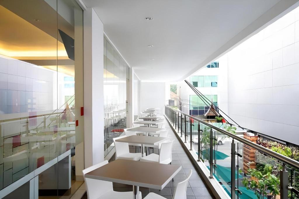 Amaris Hotel La Codefin Kemang Jakarta Luaran gambar